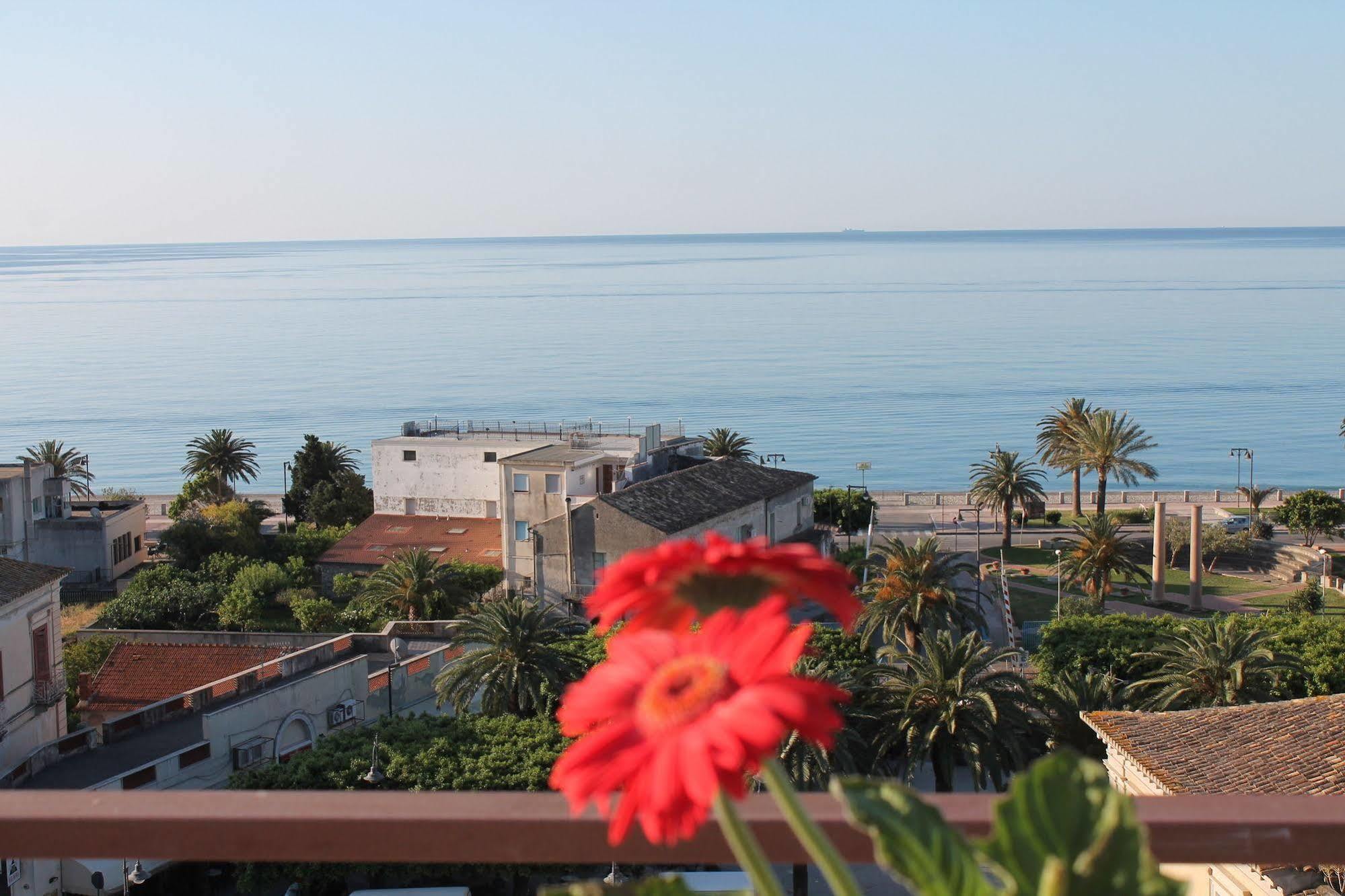 Hotel Mediterraneo Roccella Ionica Luaran gambar